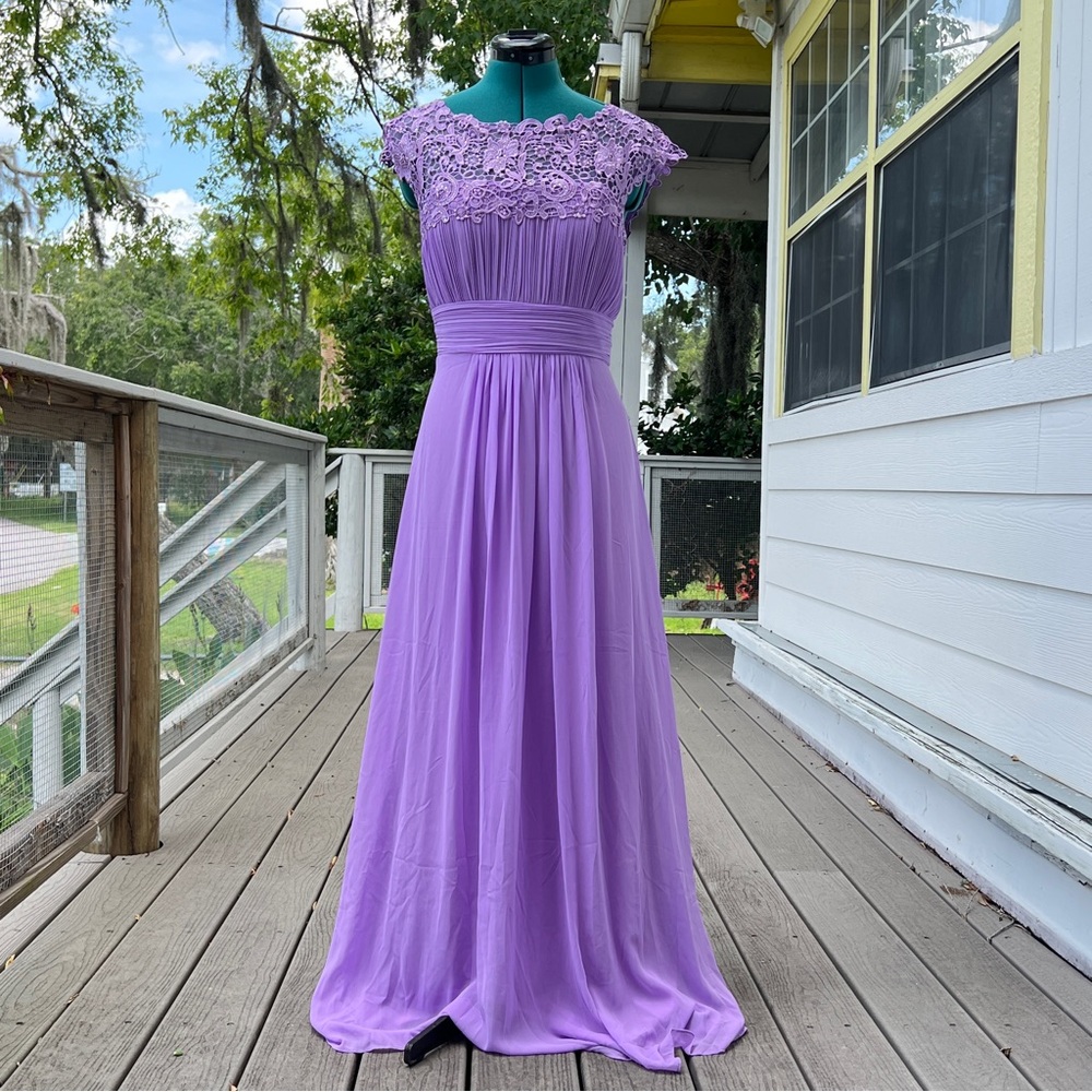 Ever Pretty: Purple Maxi Prom/Formal Gown. Women’s Size Large (8). - Picture 1 of 13